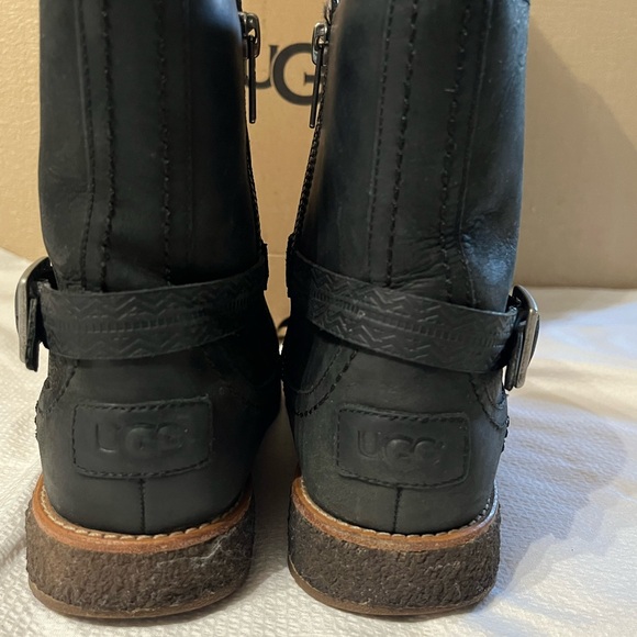 Ugg Camren Black Boots - Picture 5 of 11